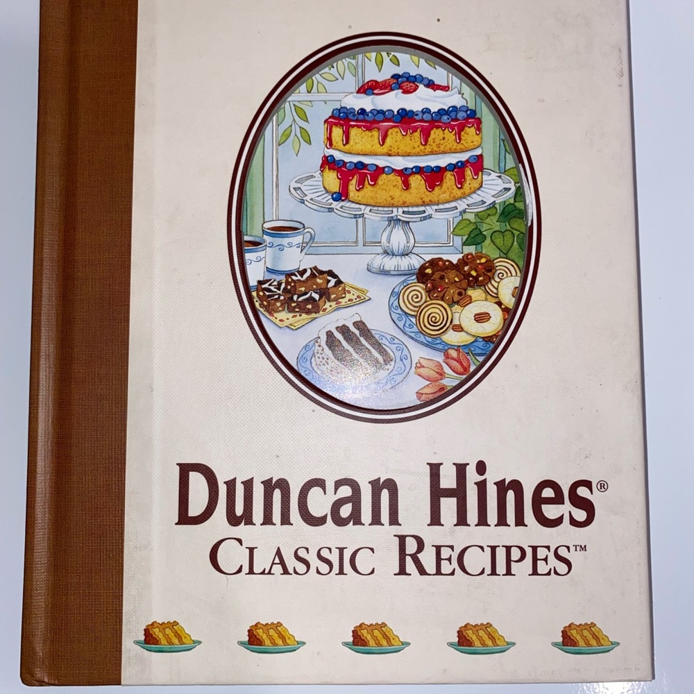 BRAND NEW Duncan Hines Classic Recipes Cookbook